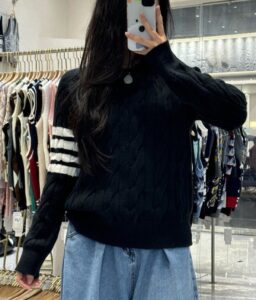 [국내배송]톰브라운 기본 빅 꽈배기 짜임 니트