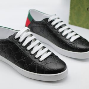 [국내배송]구찌 블랙 엠보 띠로고 스니커즈