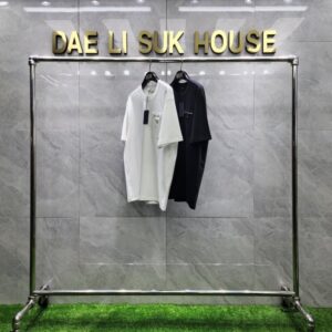 [국내배송]프라다 24SS 포켓 로고 반팔 티셔츠