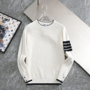 [국내배송]톰브라운 신상 사선 넥배색 양모 라운드