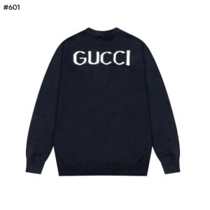 [국내배송]구찌 24fw 등판 레터링로고 자카드 니트 가디건