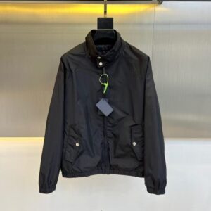 [국내배송]프라다 트라이앵글 백로고 경량 자켓