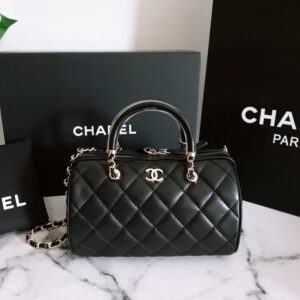 [국내배송]샤넬 AP4411 25크루즈 램스킨 탑핸들 미니 볼링백